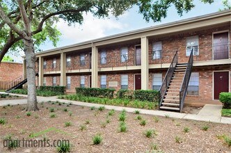 La Carmona in Houston, TX - Building Photo - Building Photo