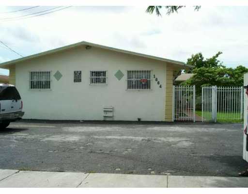 1864 NW 28th St in Miami, FL - Building Photo