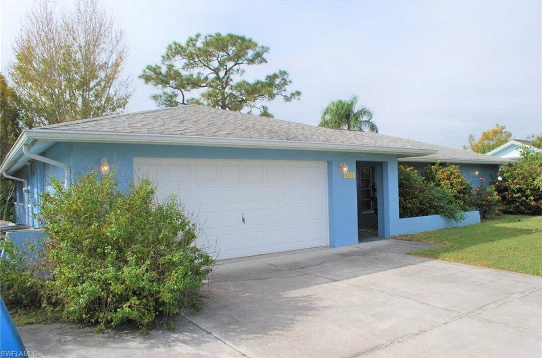 4351 Orange Grove Blvd in North Fort Myers, FL - Building Photo