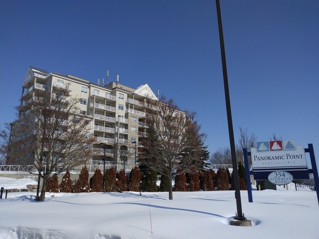 354 Atherley Rd in Orillia, ON - Building Photo - Building Photo