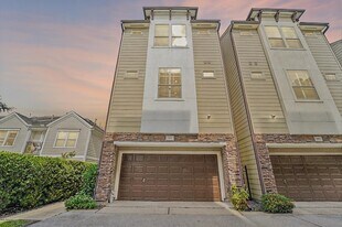 2421 Beall St, Unit 203 in Houston, TX - Building Photo