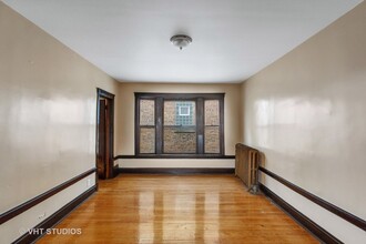 507 W Englewood Ave in Chicago, IL - Building Photo - Interior Photo