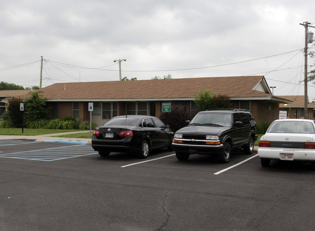 1700 N Vine St in North Little Rock, AR - Building Photo - Building Photo