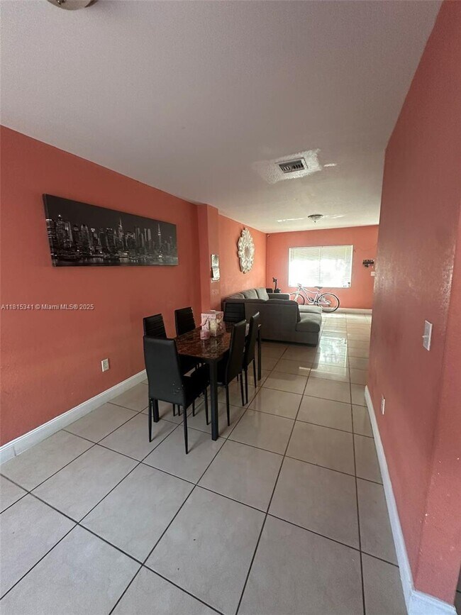 8319 NW 5th Ave in Miami, FL - Building Photo - Building Photo