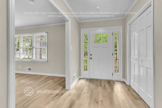 375 Barbashela Dr in Stone Mountain, GA - Building Photo - Building Photo