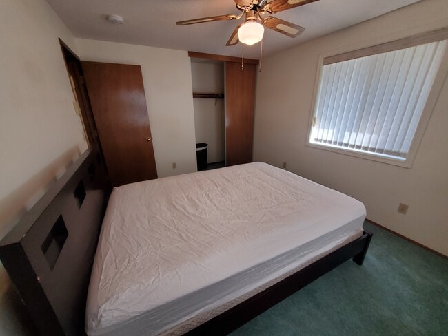 14579 Crossroads Loop in Sisters, OR - Foto de edificio - Building Photo