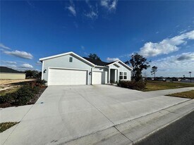 8885 SW 68th Ter Rd in Liberty Triangle, FL - Building Photo