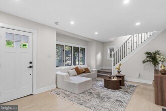 4 E Haddon Ave in Oaklyn, NJ - Building Photo - Building Photo