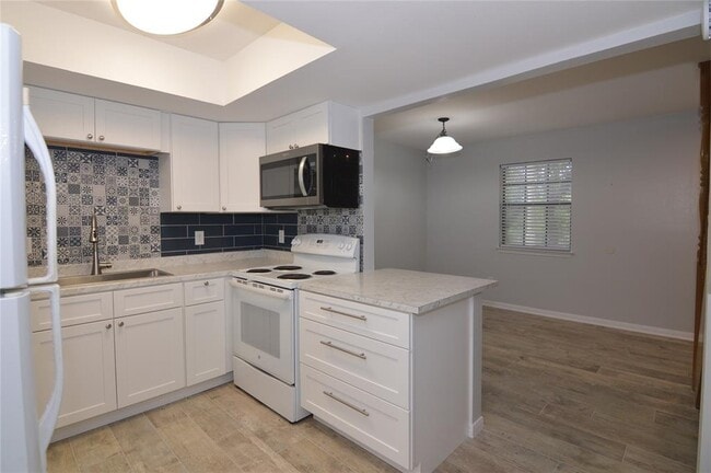 8912 Circle Dr in Austin, TX - Building Photo - Building Photo