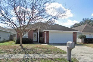 1531 Newcastle Way in Pensacola, FL - Building Photo