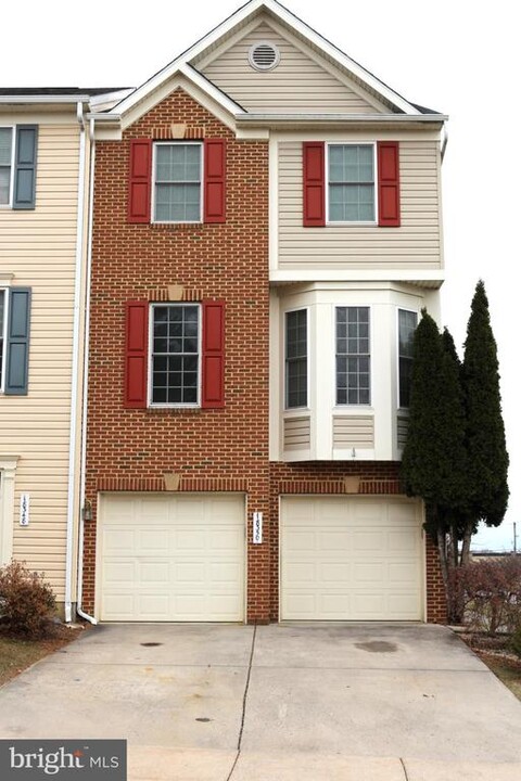 18350 Roy Croft Dr in Hagerstown, MD - Building Photo