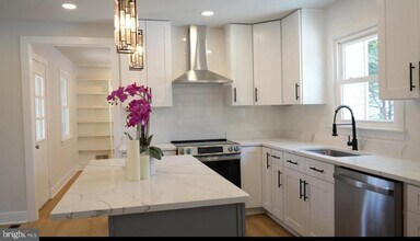 5114 Montgomery Rd in Ilchester, MD - Building Photo - Building Photo