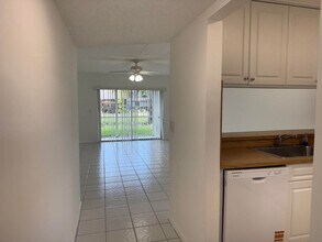 2750 Forest Hills Blvd in Coral Springs, FL - Building Photo - Building Photo