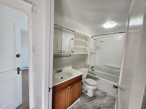 686 Bloom Rd, Unit Apt 201 in Danville, PA - Foto de edificio - Building Photo