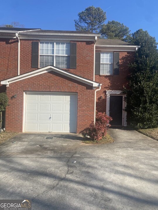 2236 Wind Rose Ct in Lithonia, GA - Building Photo