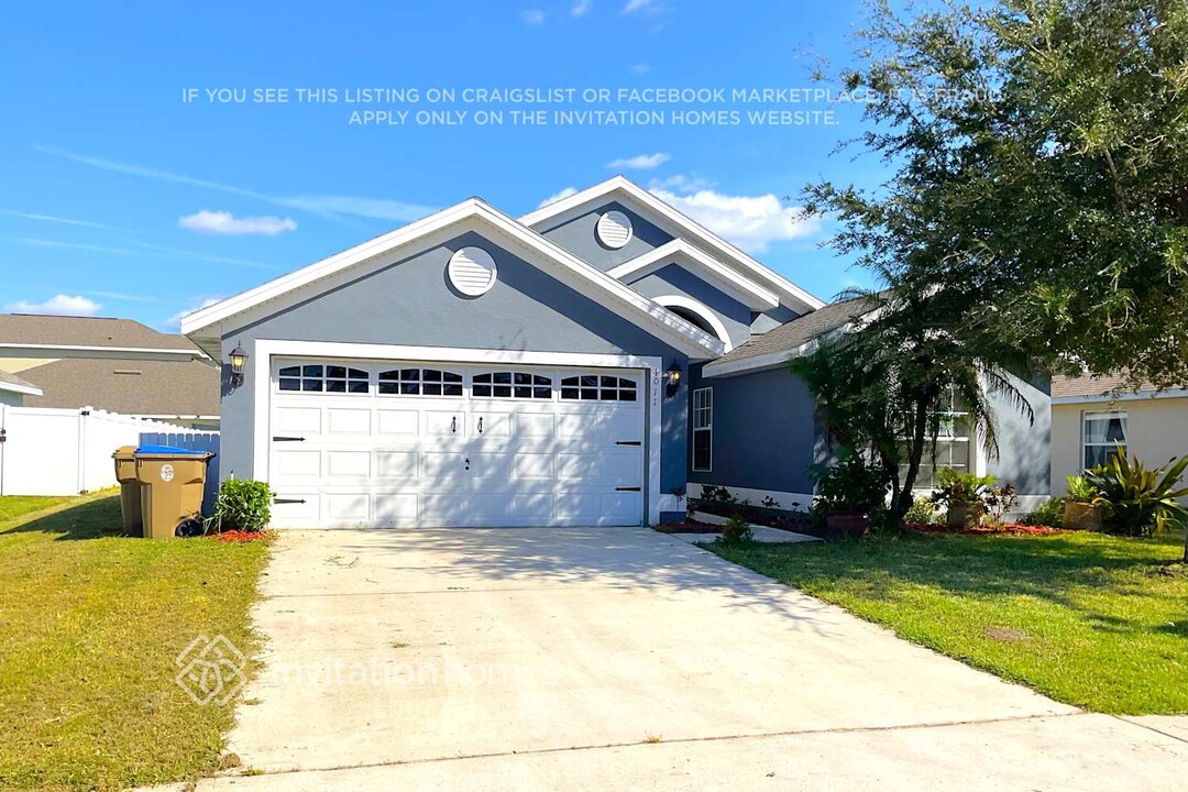 4011 Sunny Day Way in Kissimmee, FL - Foto de edificio