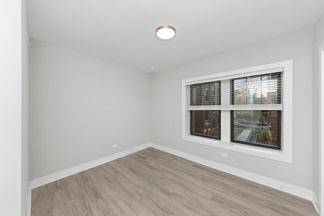 1133 Oak Ave, Unit 1137-W2