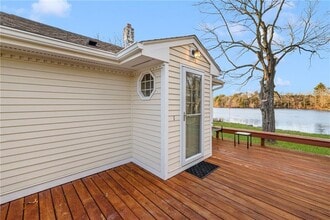 8 Pine Ln in Coventry, RI - Building Photo - Building Photo