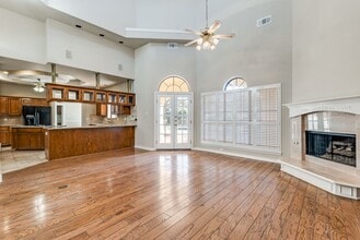 104 S Warbler Way in Shavano Park, TX - Building Photo - Building Photo