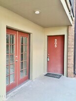 4433 N Stanton St in El Paso, TX - Building Photo