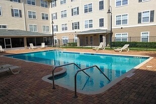 Madison Manor Apartments in Jacksonville, FL - Building Photo