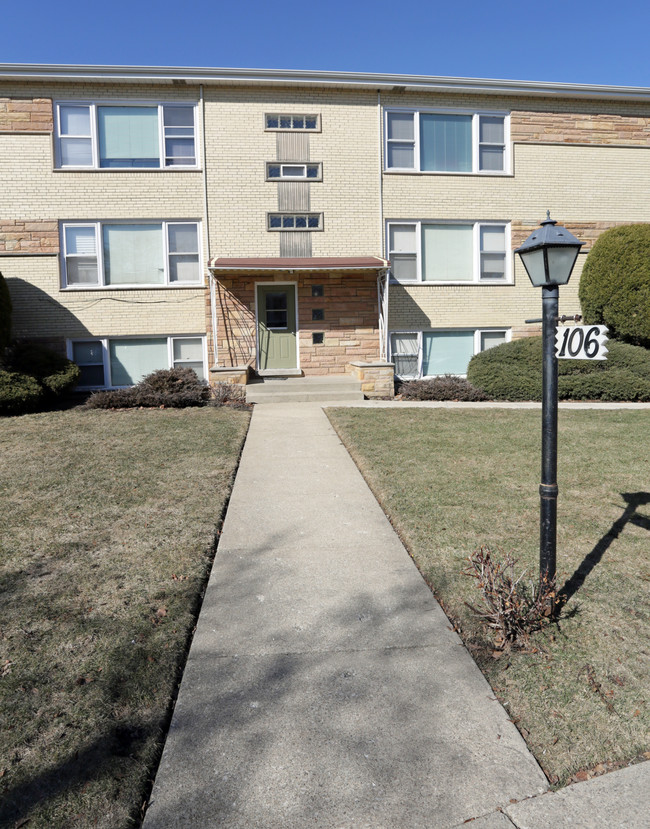 106 Dolores Dr in Bensenville, IL - Foto de edificio - Building Photo