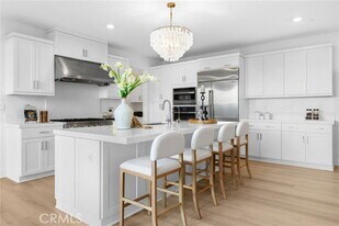 208 Zawn in Irvine, CA - Building Photo