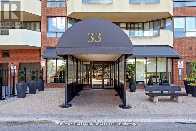 33 Weldrick Rd E in Richmond Hill, ON - Building Photo - Building Photo