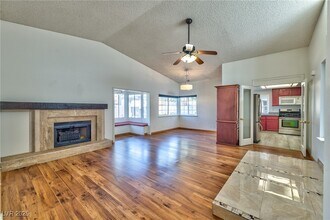 2728 Miraflores Ave in Las Vegas, NV - Building Photo - Building Photo