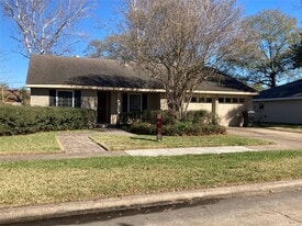 9250 Rockhurst Dr in Houston, TX - Building Photo