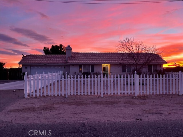 15507 Don Roberto Rd in Victorville, CA - Building Photo