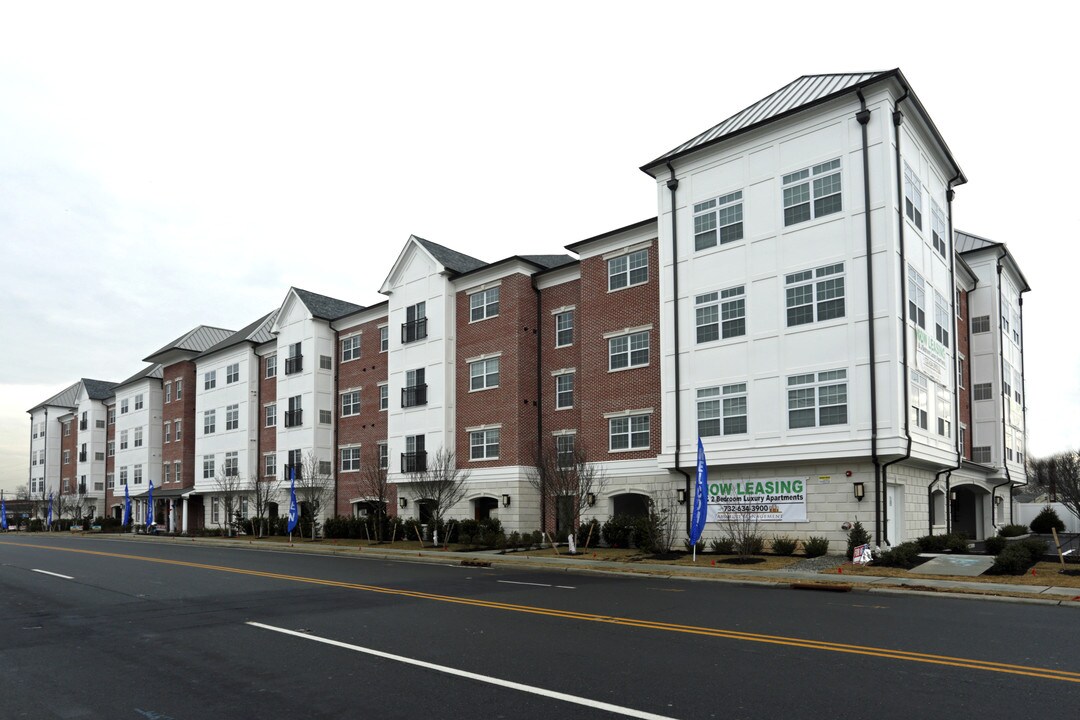 Green Oaks in Iselin, NJ - Foto de edificio