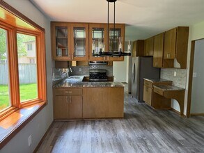 1401 Bayberry Ln in Midland, MI - Building Photo - Building Photo