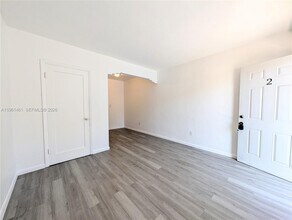 1565 SW 6th St in Miami, FL - Building Photo - Building Photo