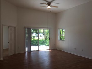 220 Crestwood Cir-Unit -106 in Royal Palm Beach, FL - Building Photo - Building Photo