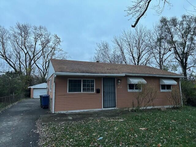 2532 Kitchner Dr in Columbus, OH - Building Photo