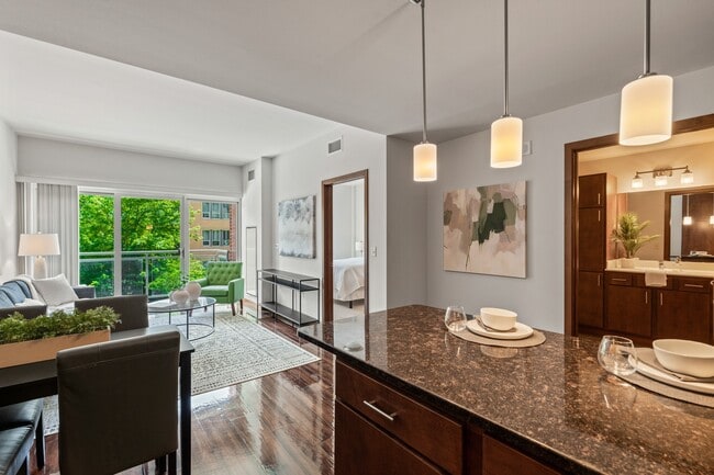 Domain in Madison, WI - Foto de edificio - Building Photo