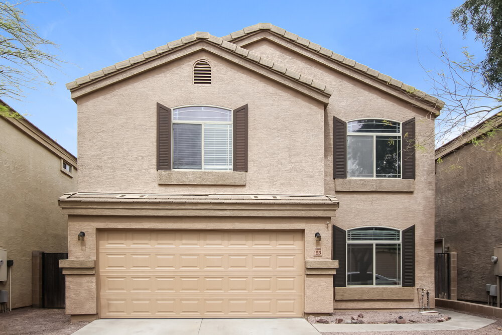 12924 W Peppertree Ln in Glendale, AZ - Building Photo