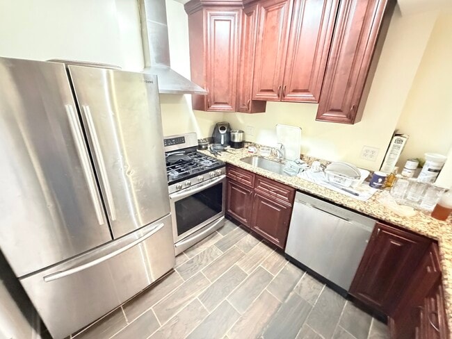 2817 N Clybourn Ave in Chicago, IL - Building Photo - Building Photo