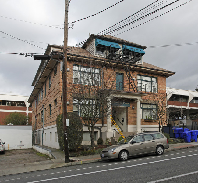 Jefferson Plaza in Portland, OR - Foto de edificio - Building Photo