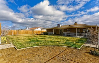 15052 Temecula Rd in Apple Valley, CA - Building Photo - Building Photo