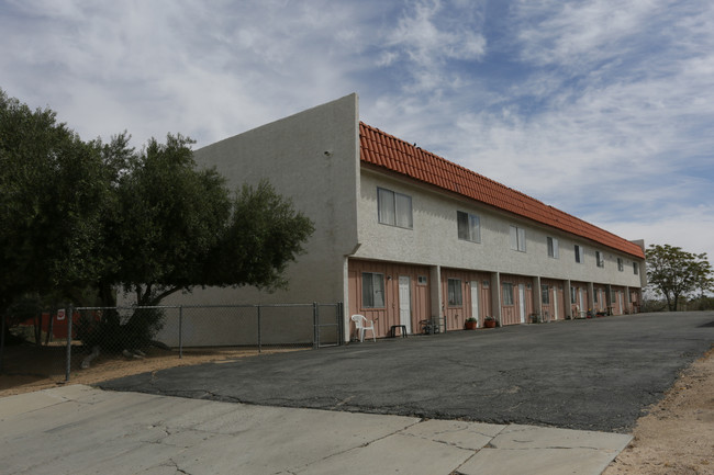 55897-55883 Santa Fe Trl in Yucca Valley, CA - Building Photo - Building Photo