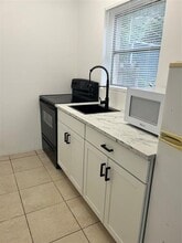 117 SE 4th St in Hallandale Beach, FL - Building Photo - Building Photo