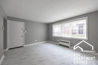 6733 N California Ave, Unit GW in Chicago, IL - Foto de edificio - Building Photo