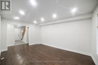 36 Eastport Dr in Toronto, ON - Building Photo - Building Photo