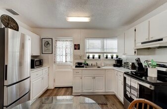 118 Pierce Ave in Daytona Beach, FL - Building Photo - Building Photo