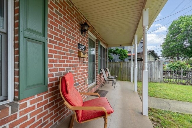 205 N Walnut St in Mechanicsburg, PA - Building Photo - Building Photo