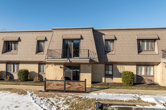 Tennis Park Condominium in Reading, PA - Building Photo - Building Photo