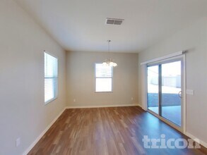 37334 W Capri Ave in Maricopa, AZ - Foto de edificio - Building Photo