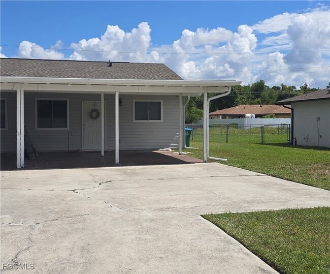 property at 925 SE 23rd Pl